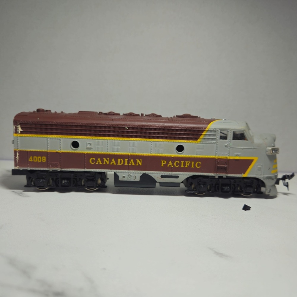 Bachmann Canadian Pacific Train Locomotive Engine 4009 READ/PICS AS IS Untested